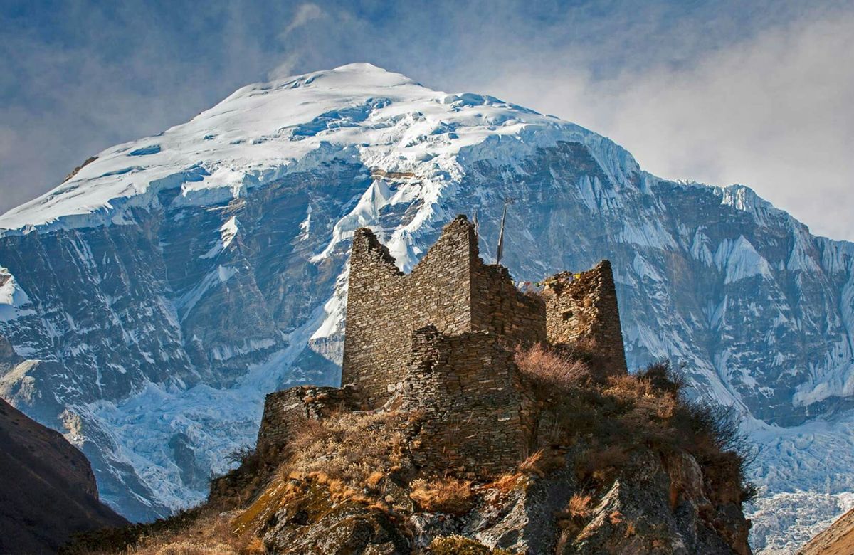 The ruins of Drukgyel Dzong with Jomolhari behind