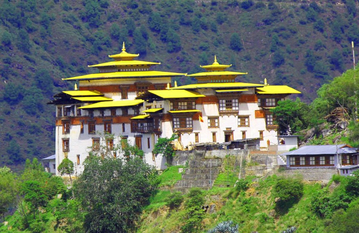 Trashigang Dzong on its spur above the Drangme Chhu