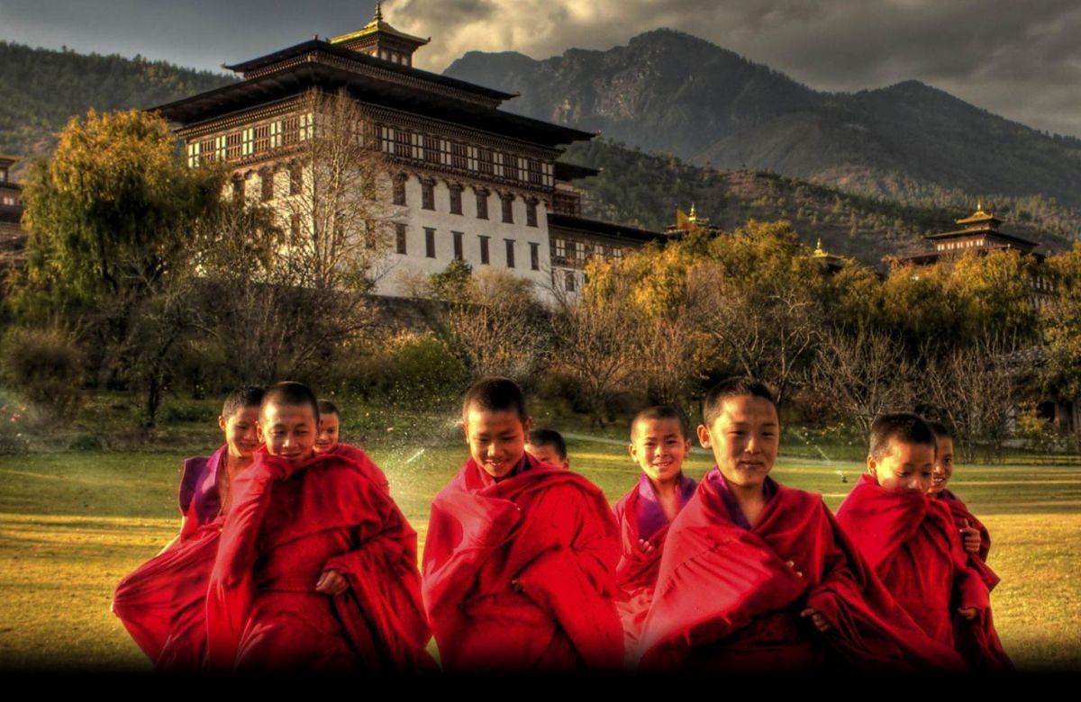 Young monks in the grounds below Trongsa Dzong